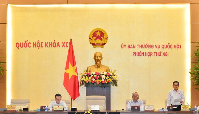 Xem xét kỹ việc tách Luật Giao thông đường bộ 